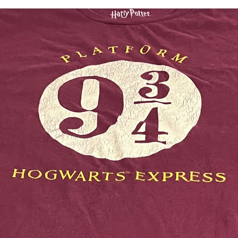Harry Potter Hogwarts Express Platform 9 3/4 Graphic T-Shirt Size XL Maroon